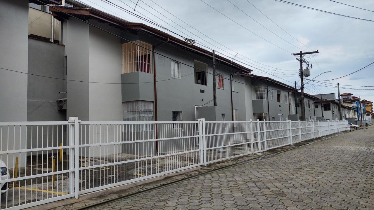 Apartamento Ubatuba - Praia Grande - 250M Da Praia Kültér fotó