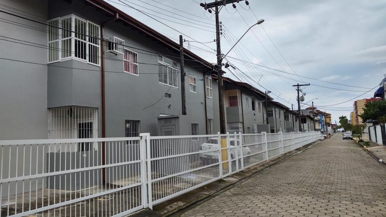 Apartamento Ubatuba - Praia Grande - 250M Da Praia Kültér fotó